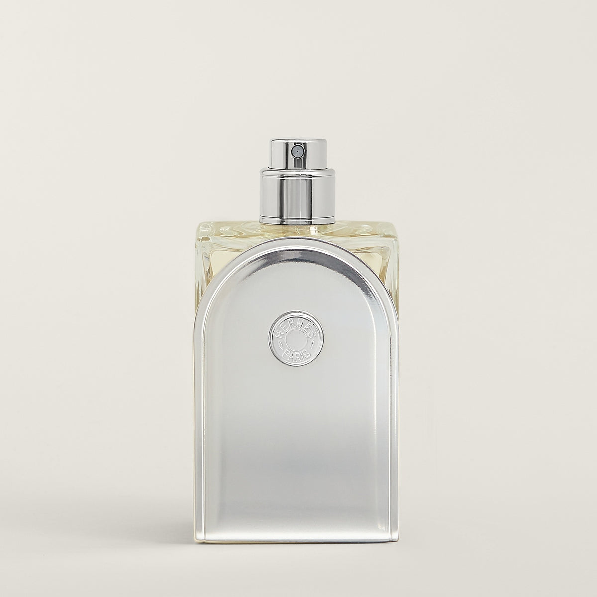 voyage-d-hermes-eau-de-toilette--107568V0-worn-2-0-0-2000-2000-q99_g.jpg